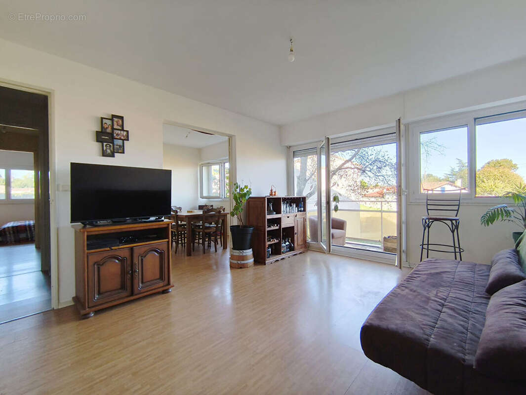 T4 avec Balcon/Parking - 73m2 - COGNAC - photo 3