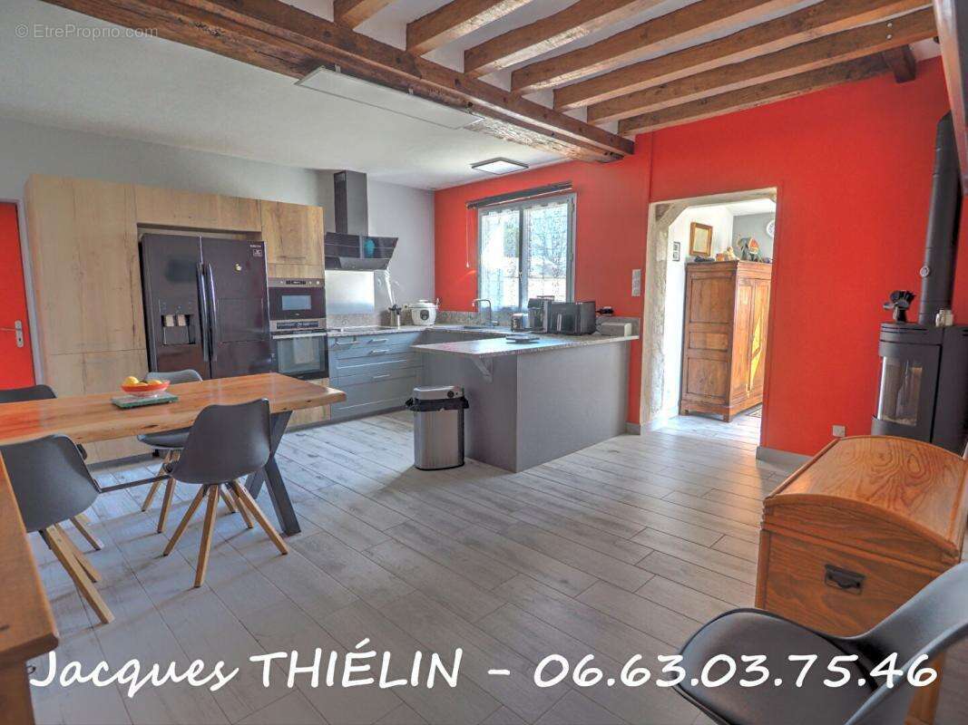 Maison à LONGUE-JUMELLES