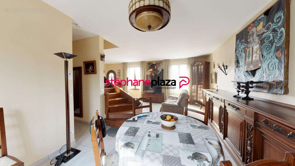 Maison à SARTROUVILLE