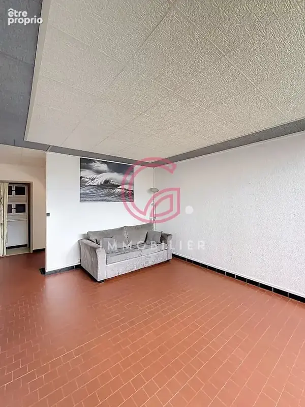 Appartement à vendre - 62 m² - 3ème étage - Bon état - photo 2
