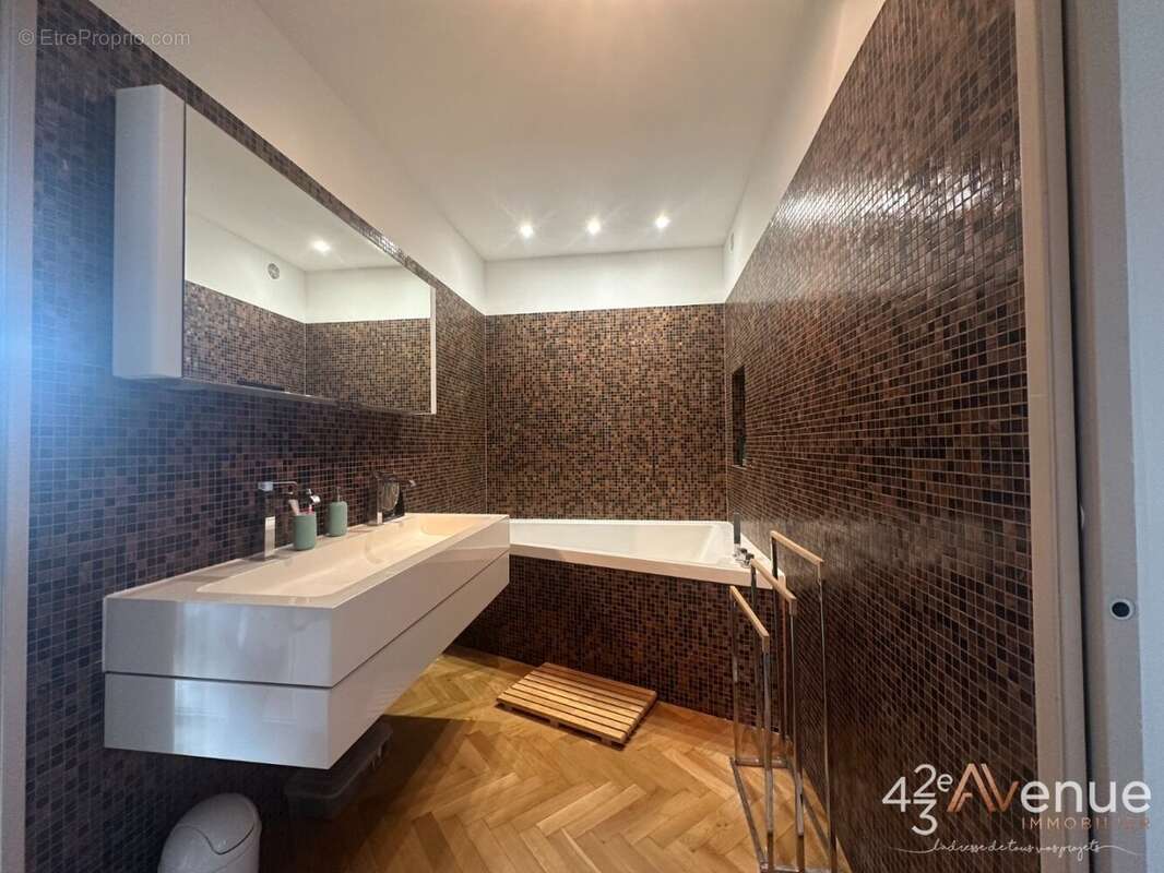 Appartement à SAINT-ETIENNE