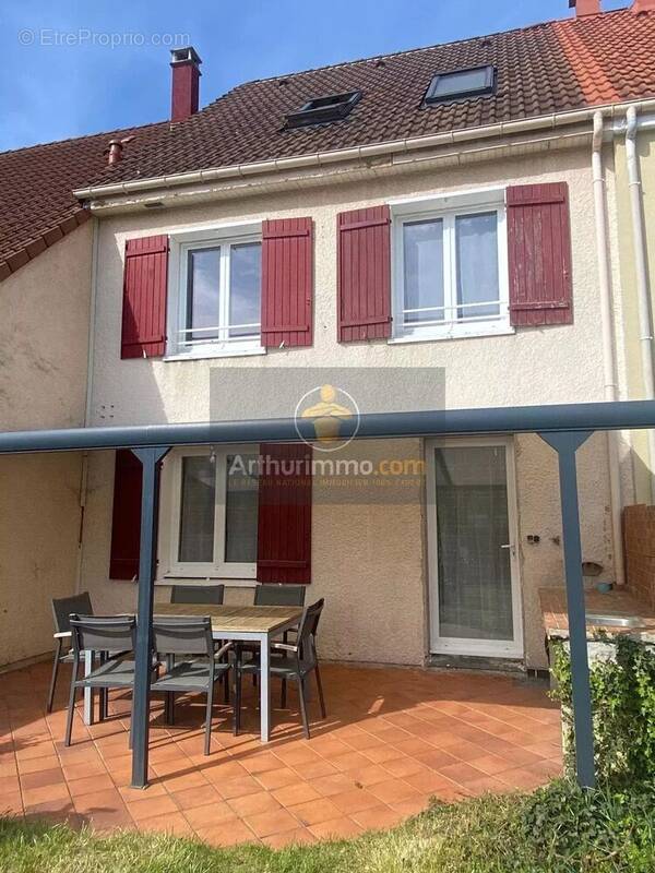 Maison à VERT-SAINT-DENIS