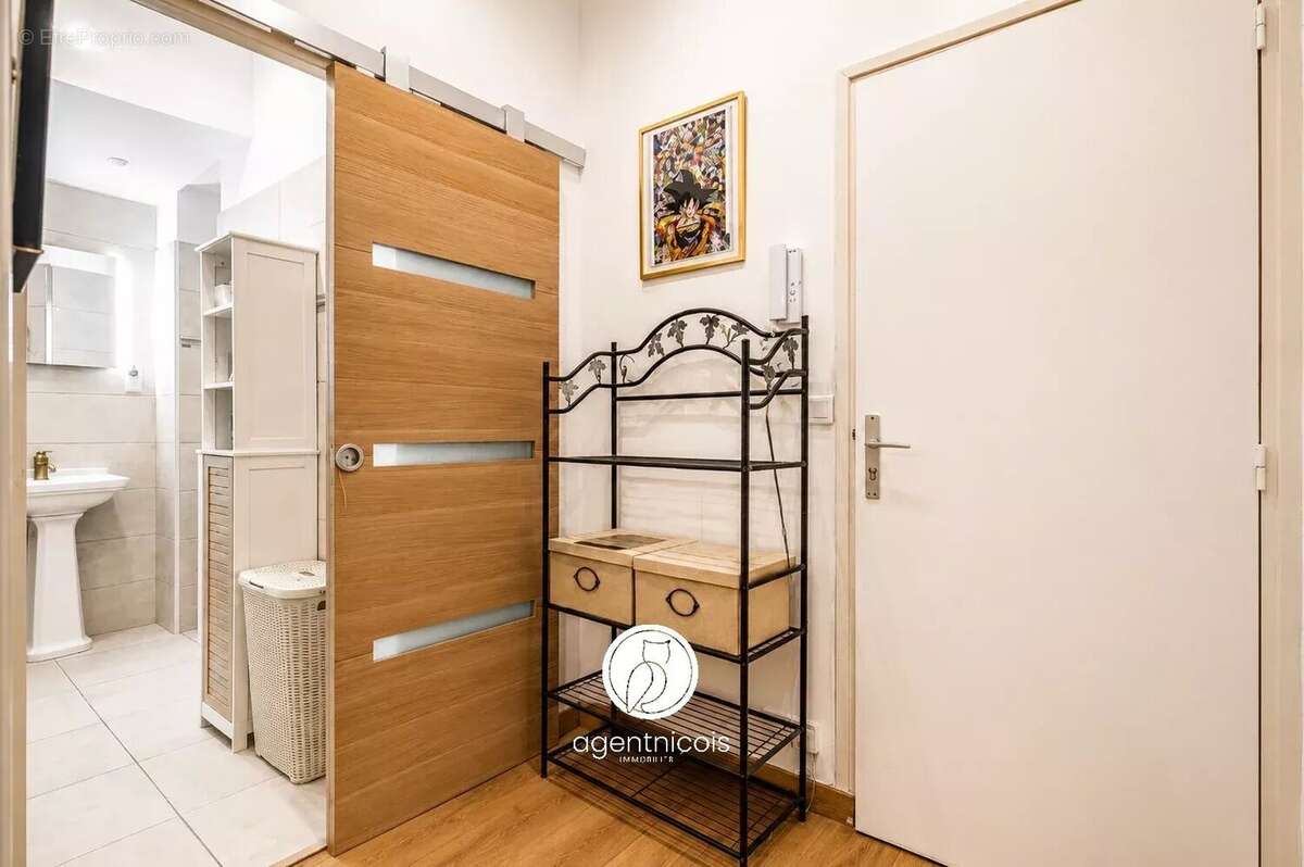 Nice // Centre-Ville : 2 pièces / Bon état / Investissement locatif - photo 8