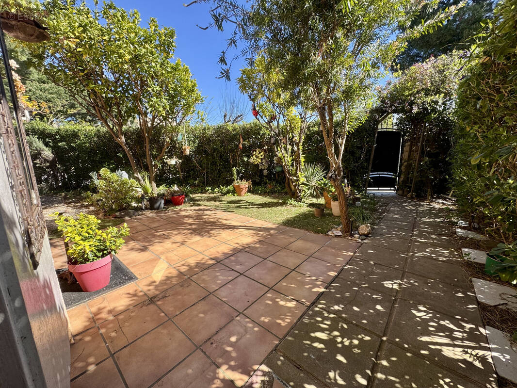 Appartement à LA LONDE-LES-MAURES