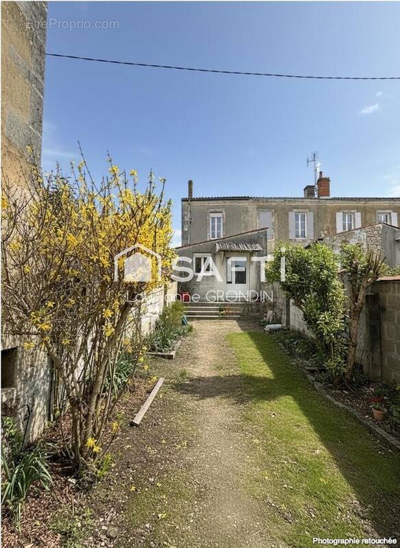 Photo 1 - Maison à SAINT-JEAN-D'ANGELY