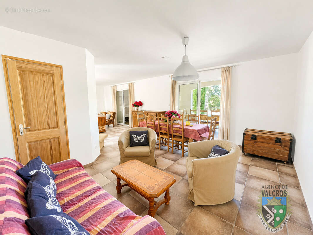Villa t 8 avec double garage piscine a la londe les maures domaine de valros  #proche golf# - photo 4