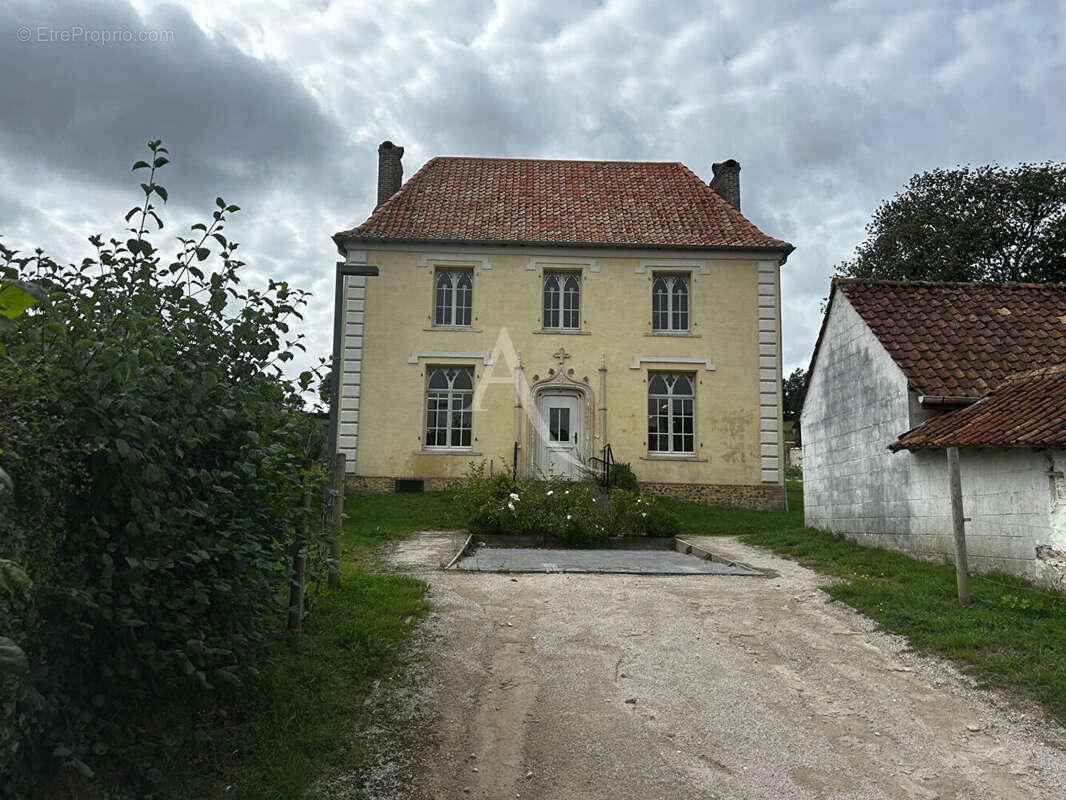 Maison à HUCQUELIERS