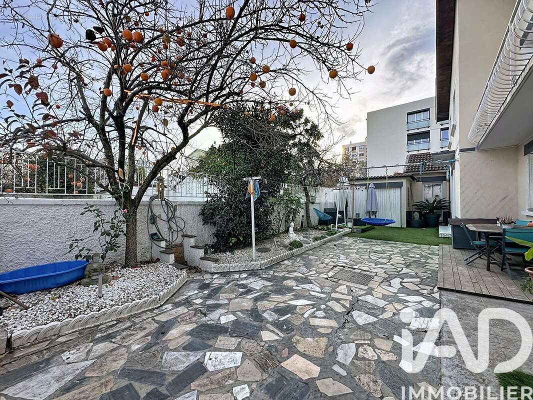 Photo 2 - Maison à LYON-8E