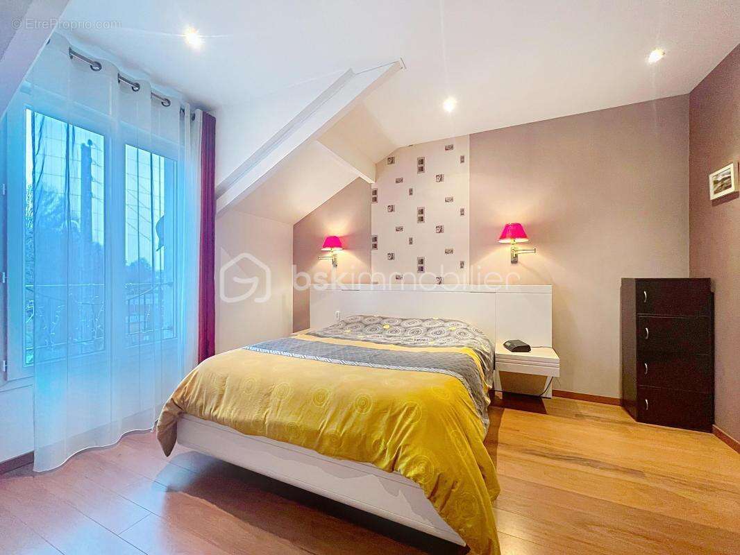 Maison à VIGNEUX-SUR-SEINE