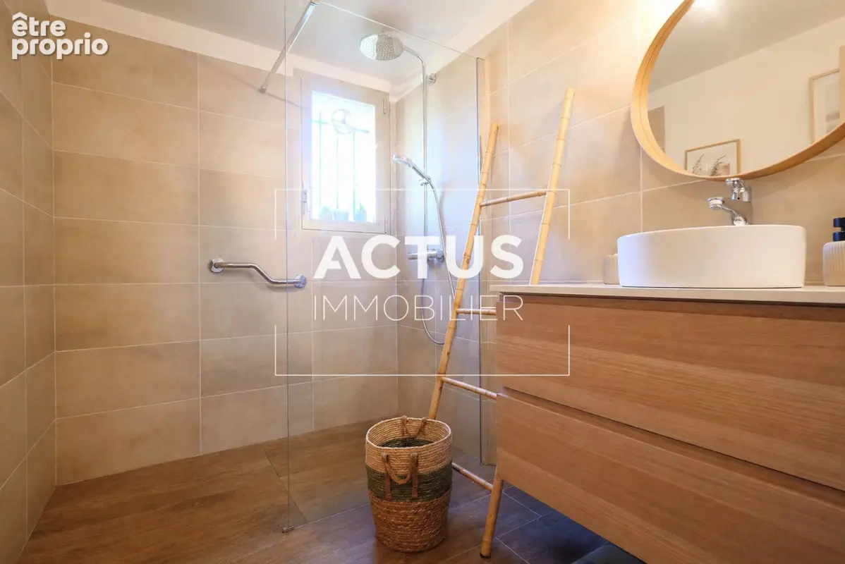 Maison 226 m² à Lambesc  - photo 9