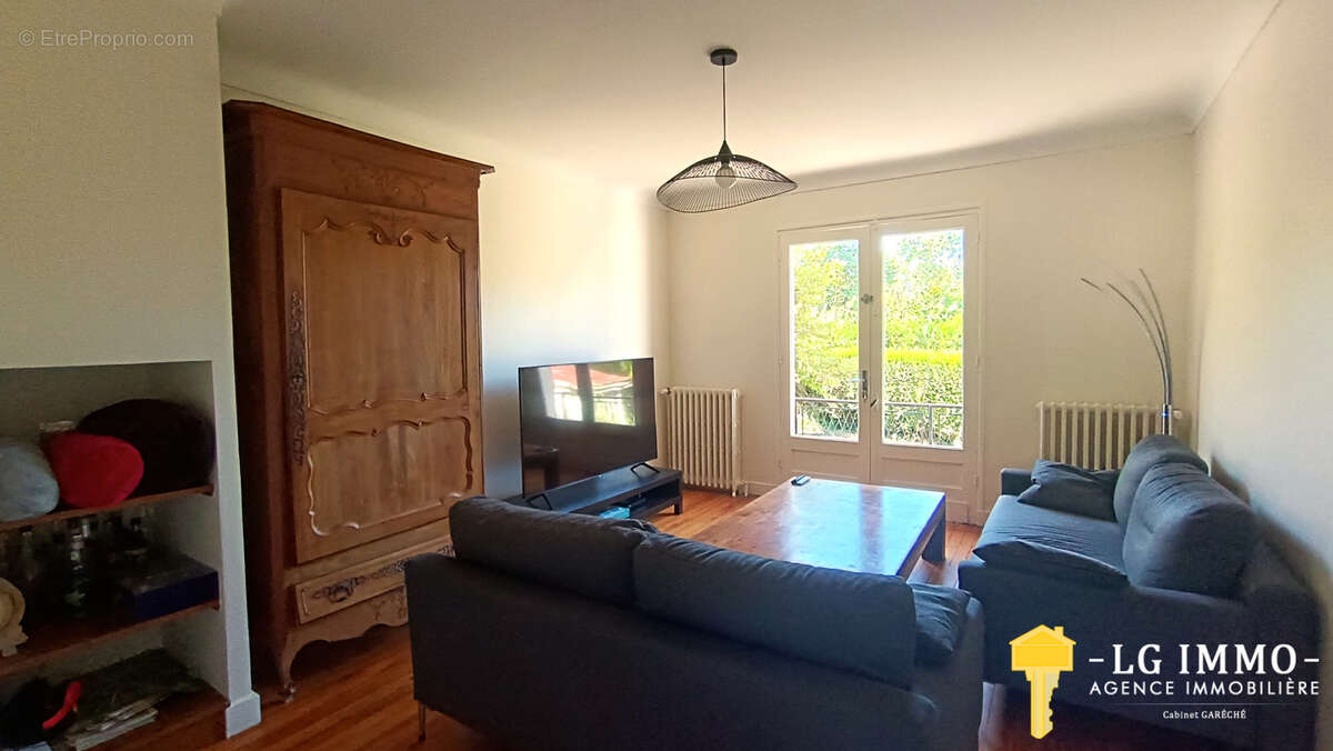 Maison de bourg, 4ch, studio, garages sur 971 m2 de terrain - photo 19