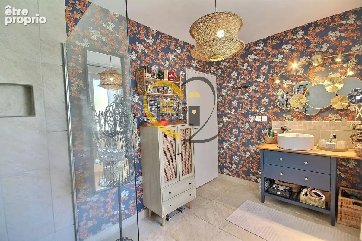 À VENDRE MAISON 122 m² et 48m² extension rénovée en 2019 à SAINT-GERMAIN-DU-PUY (18390) - photo 7