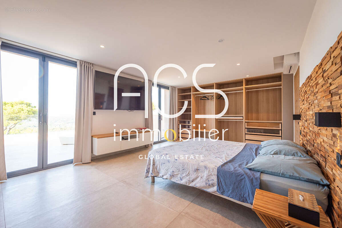 Achat Vente Villa Draguignan 7 pièces 263.20 m2 Extérieur Jardin Piscine Garage Dépendance - photo 17