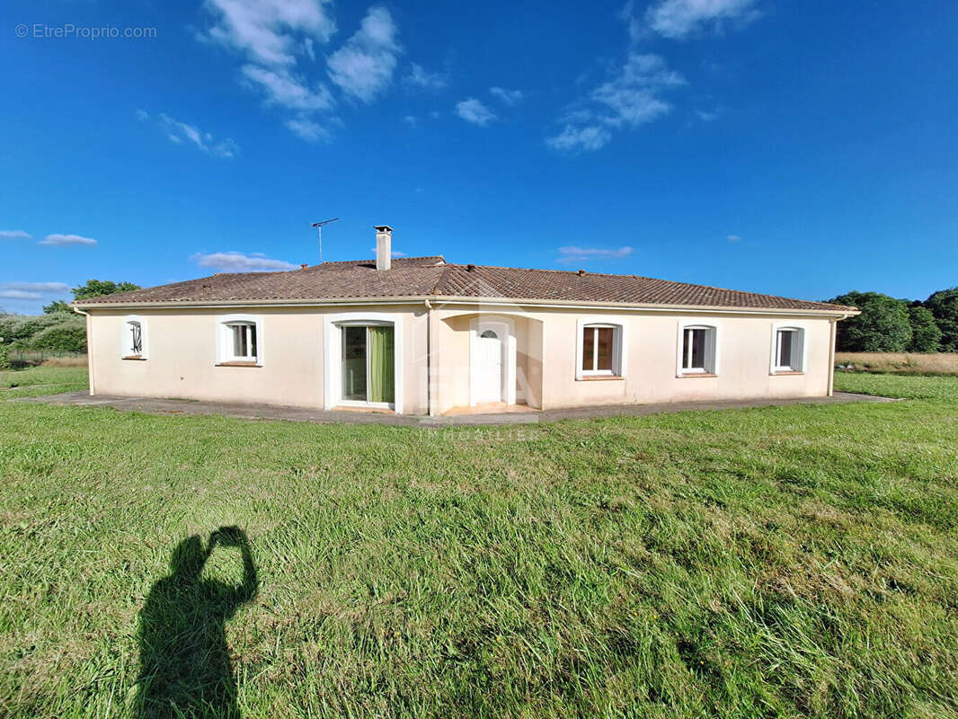 Maison à MONTPON-MENESTEROL