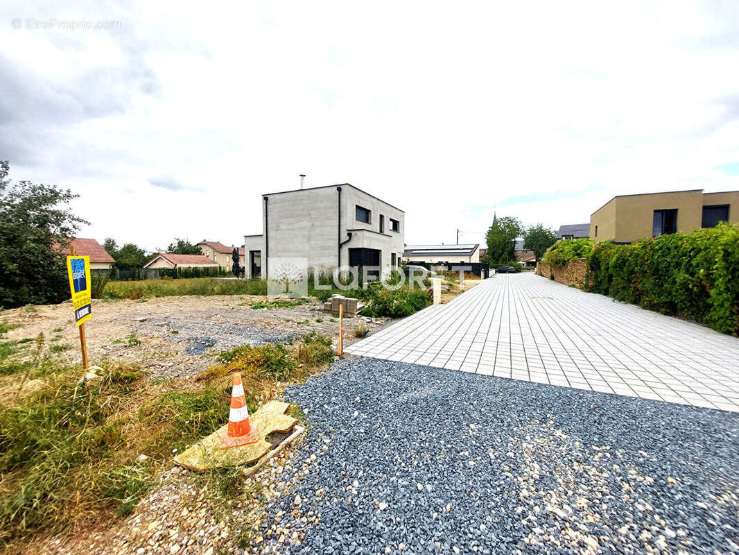 Dernier Terrain constructible Lot n°2  1 000  m2 - photo 3