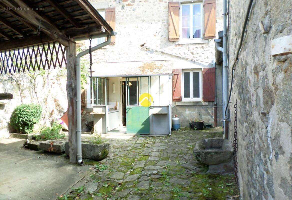 Maison à LE GRAND-BOURG