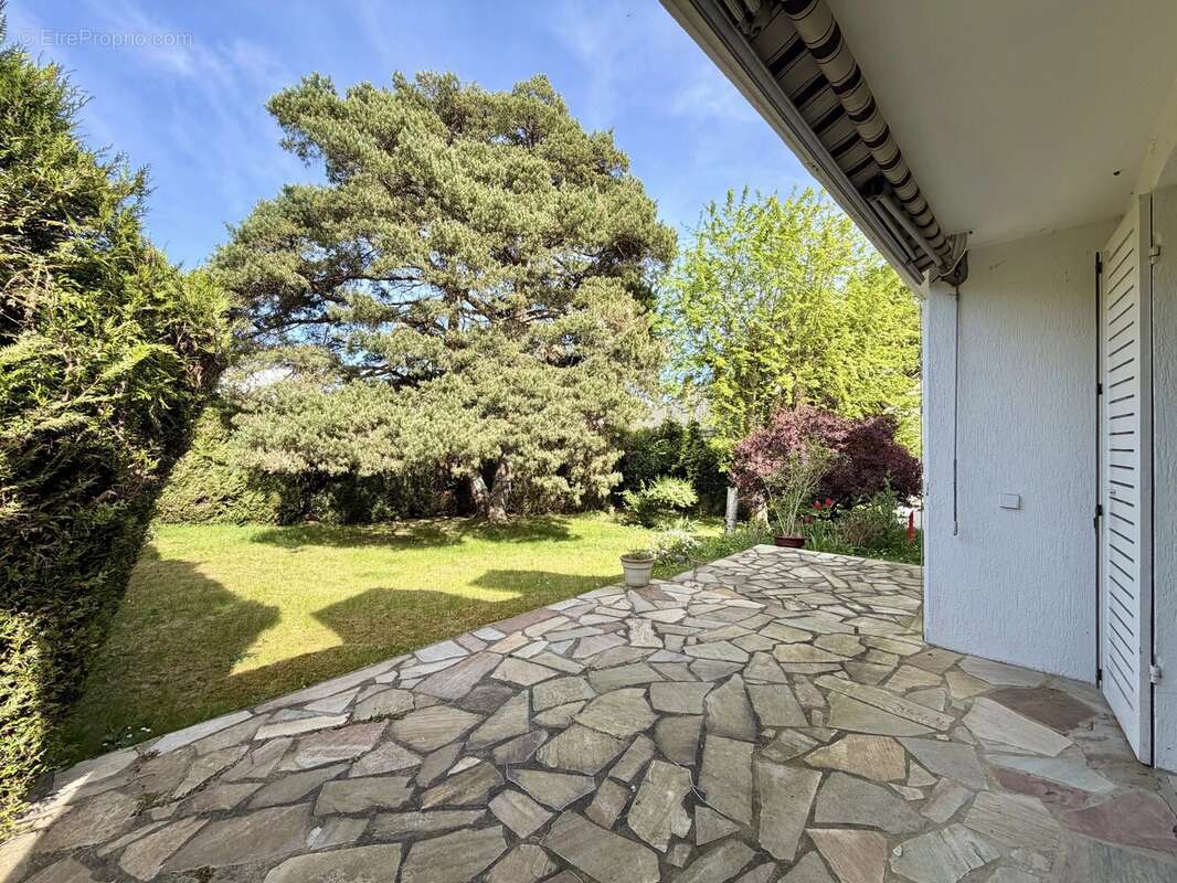 Maison à VERRIERES-LE-BUISSON