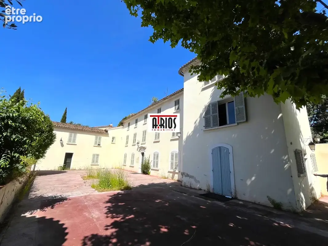 Commerce 1 000 m² à vendre à Toulon (83100) - photo 3