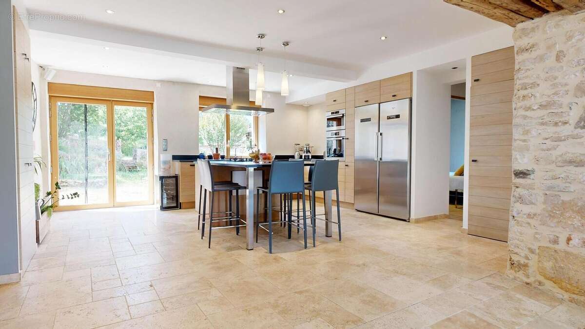 Cuisine RDC - Maison à SAINT-CYPRIEN