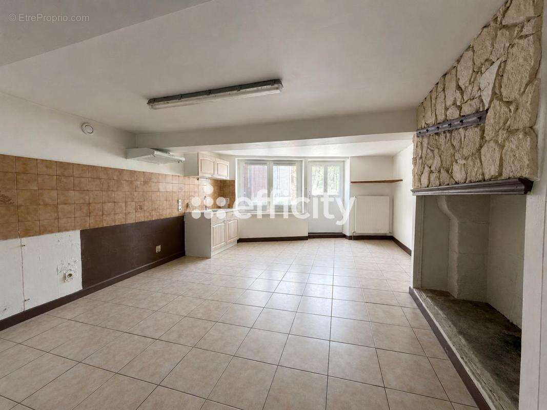 Maison 112 m² à Saint-Bris-Le-Vineux  - photo 4