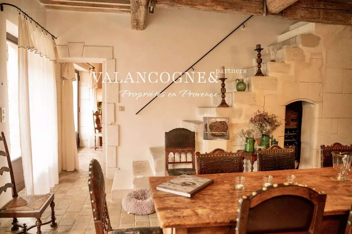 Mas au cœur du village de Mollégès - photo 8