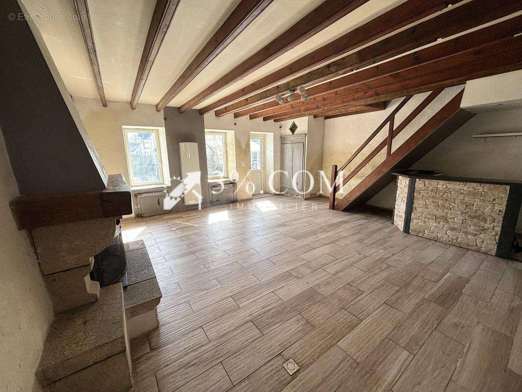 Maison à SAINT-LYPHARD