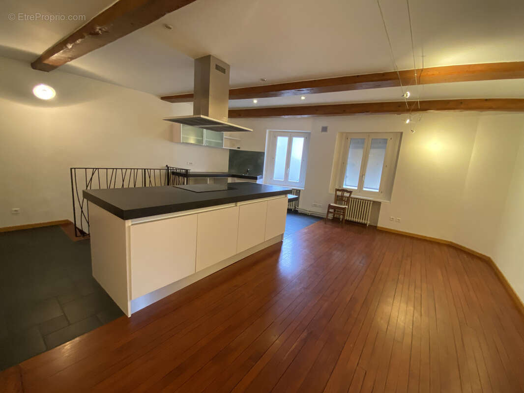 Maison à SAINT-JUST-SAINT-RAMBERT