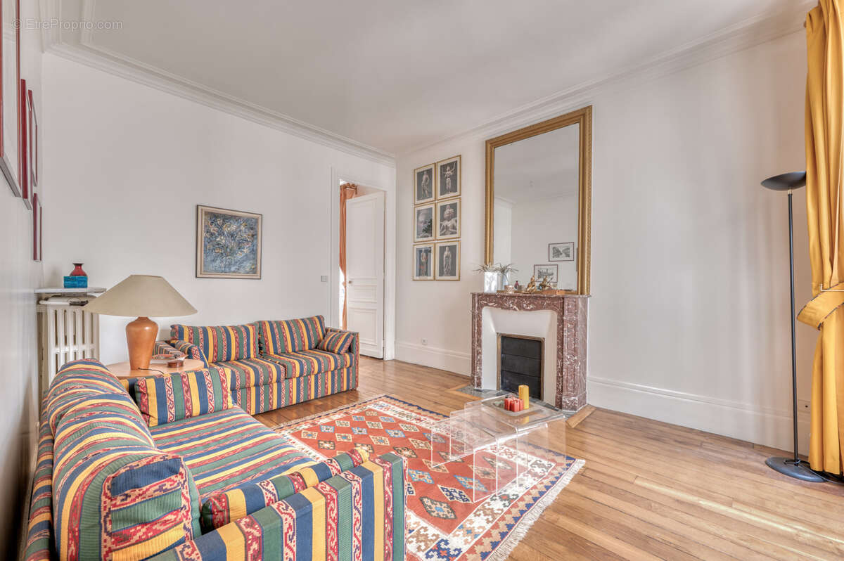 Appartement à PARIS-6E