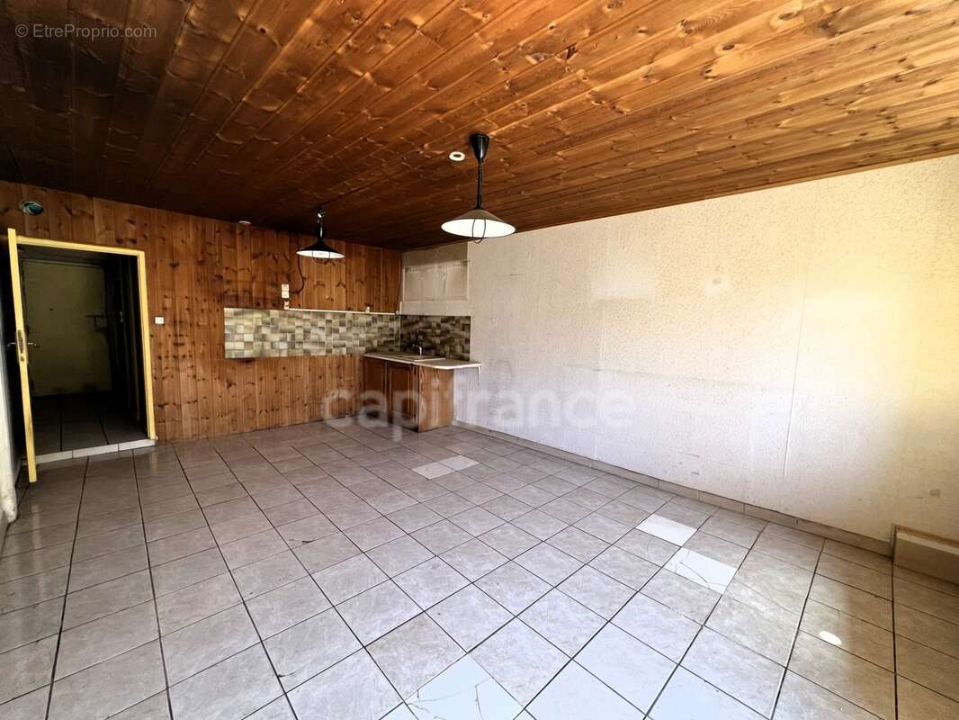 Maison T4 82m² avec Grange 300m² à rénover - photo 20