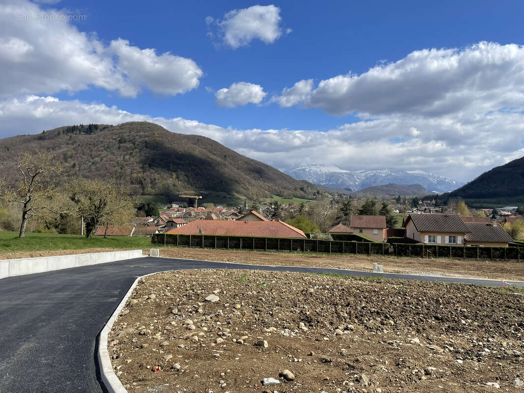 Terrain à CHIRENS
