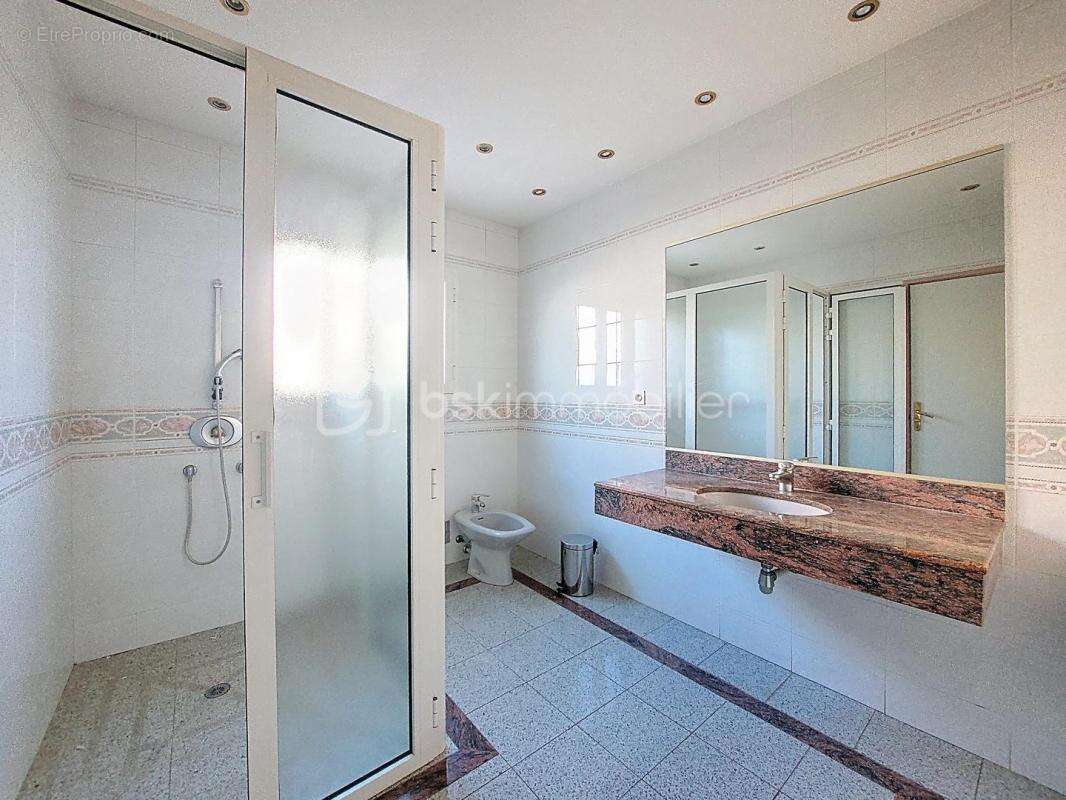 Maison à SIX-FOURS-LES-PLAGES