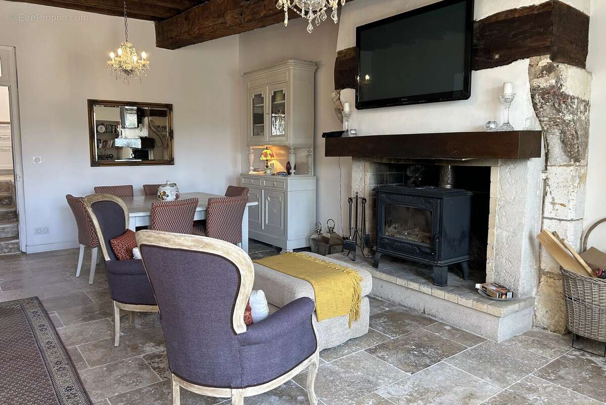 Maison de caractère rénovée de 3 à 4 chambres - photo 6