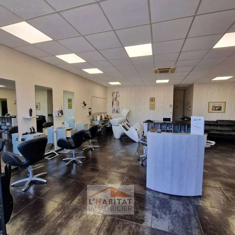 Commerce à LEGUEVIN