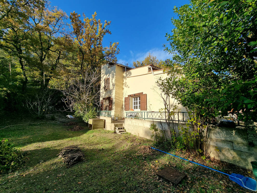 Maison à LA ROQUE-D'ANTHERON