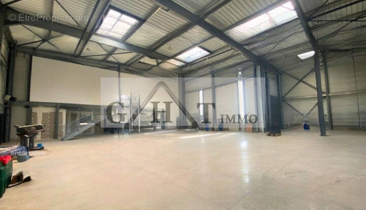 Commerce à SACY-LE-GRAND