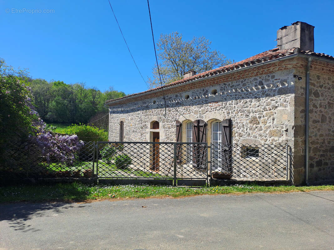 Maison à PORT-SAINTE-MARIE