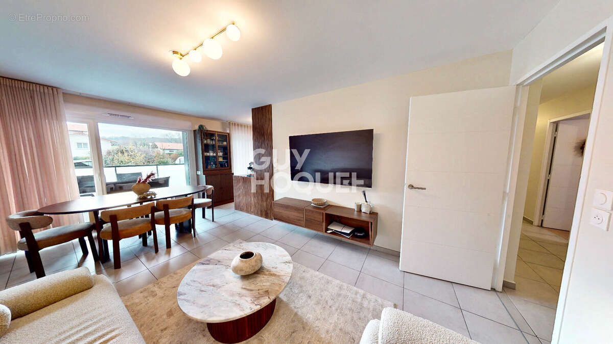 Appartement à REIGNIER