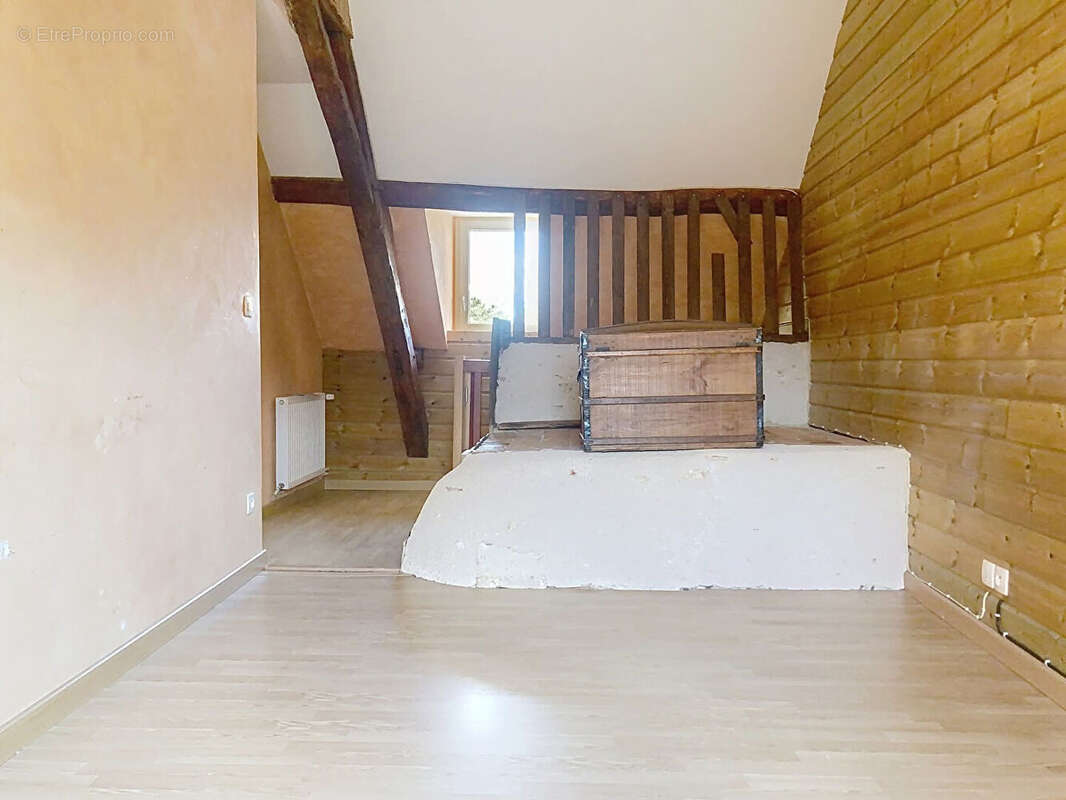 Maison à TOURNON-SAINT-MARTIN