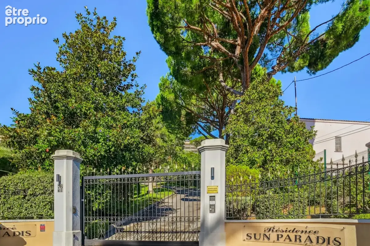 EXCLUSIVITE - CANNES CROIX DES GARDES - Studio, vue mer dans résidence avec piscine. Cave, poss. garage - photo 13