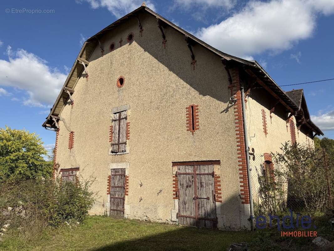 Maison à LE VEURDRE
