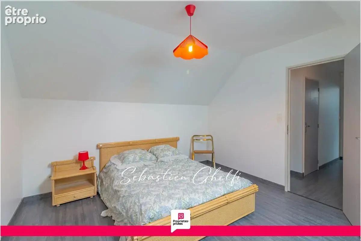 Maison avec 4 chambres- 2 salles d''eau-2 wc-cellier-garage - photo 12