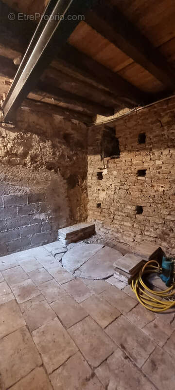 Maison à NEGREPELISSE