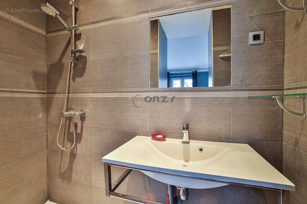 Appartement à PARIS-10E