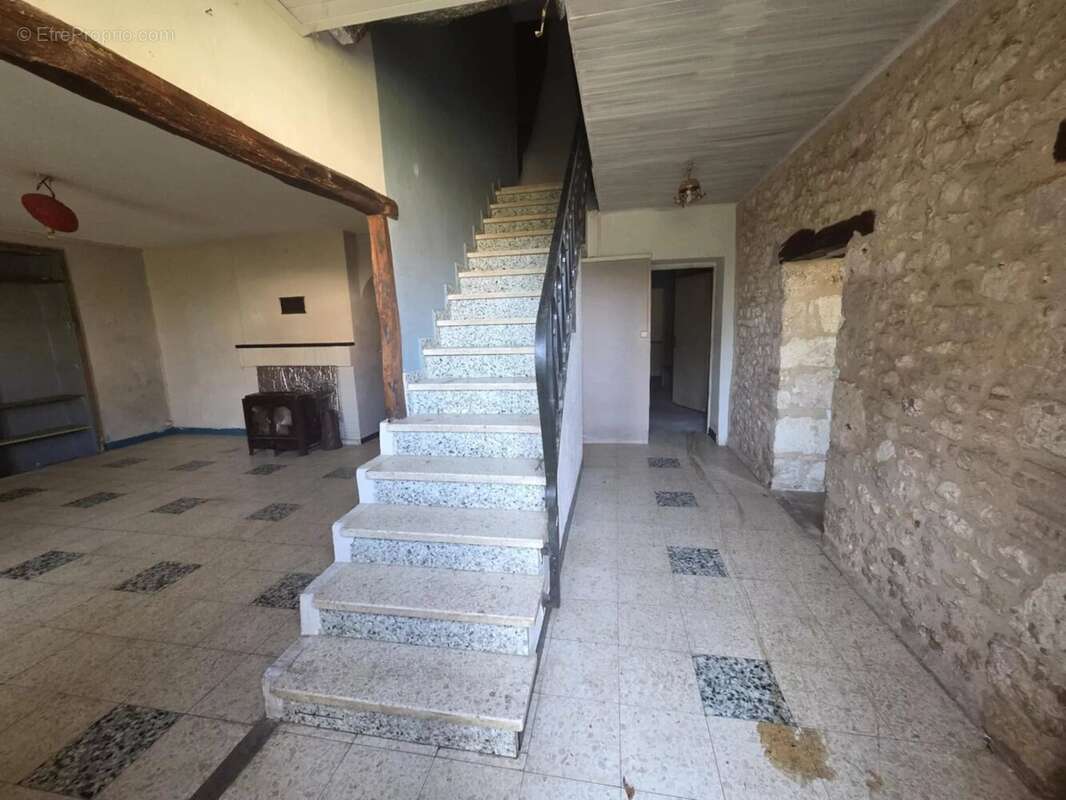 Maison à CAHUZAC-SUR-VERE