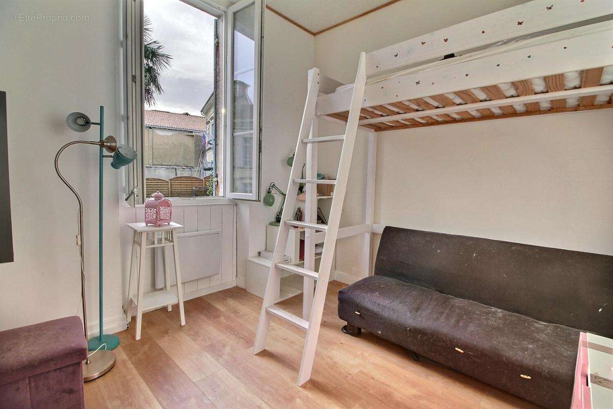 Maison à MORTAGNE-SUR-GIRONDE