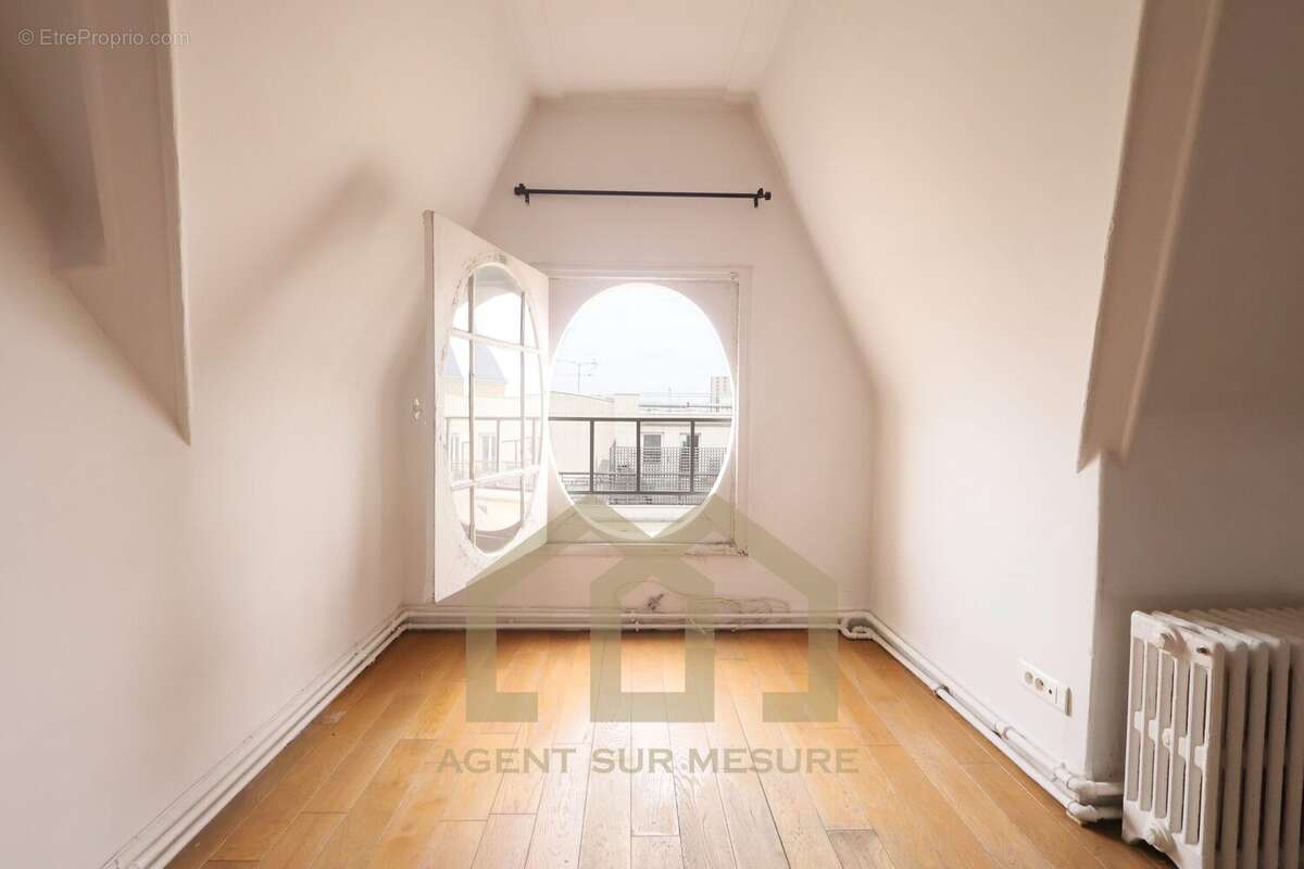 Appartement à PARIS-18E