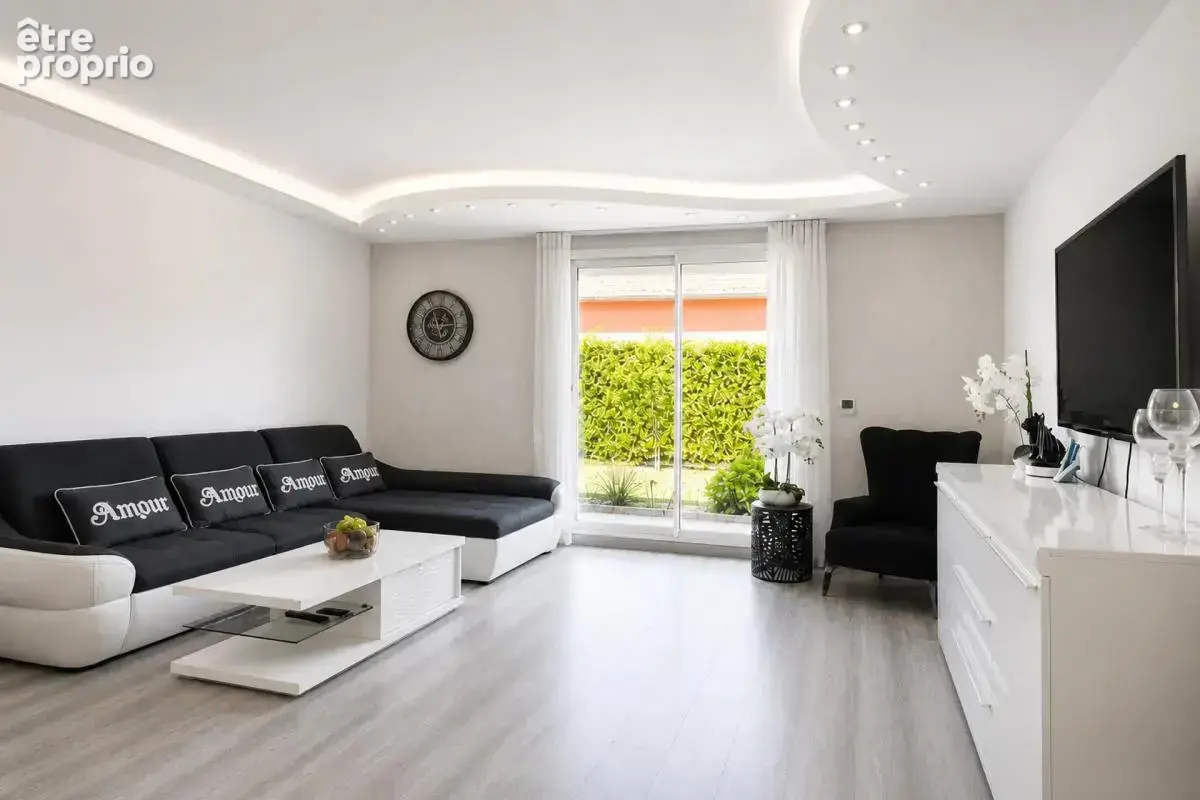 Maison de 7 pièces de 113 m² à Les Roches-de-Condrieu - photo 2