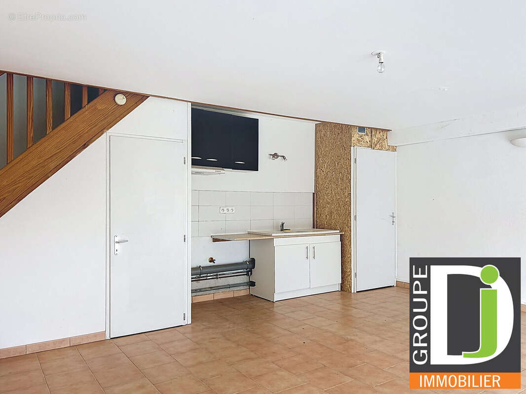 Maison à MIRABEL-ET-BLACONS