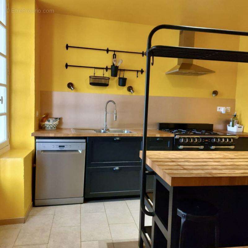 Maison à SAINT-JEAN-D'ANGELY