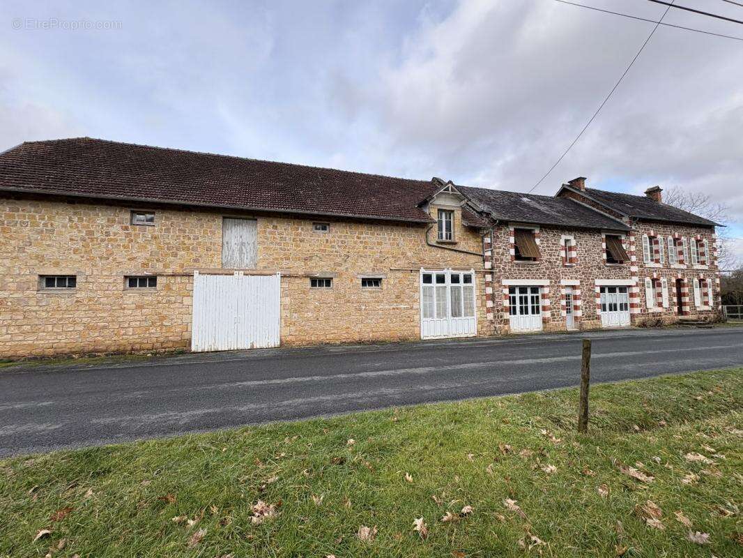 Maison à AYEN